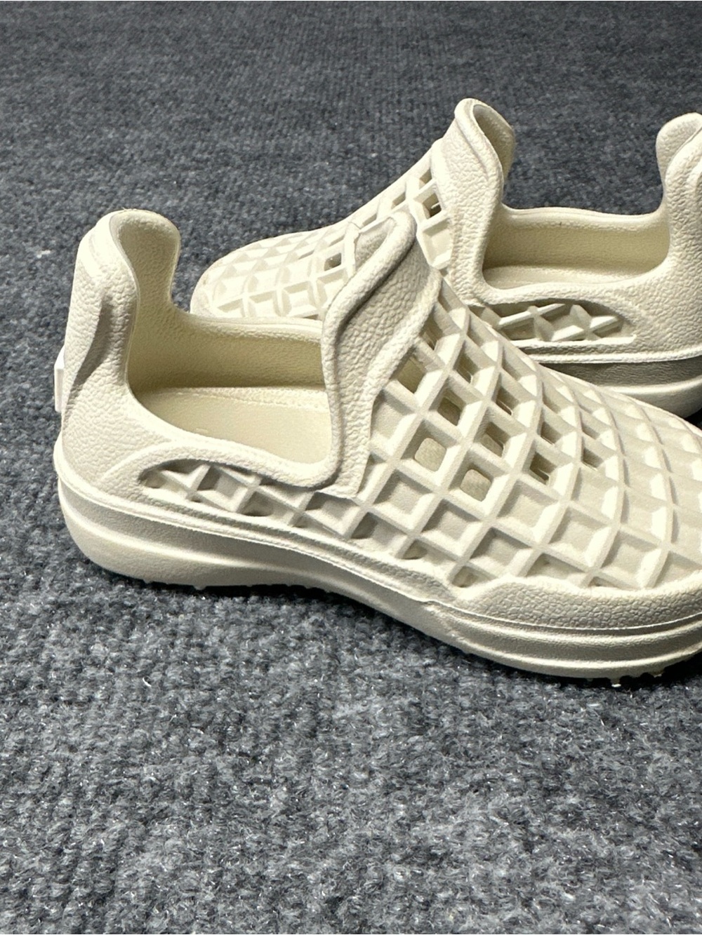 Kids Slip-On Sandals in Off-White Cream